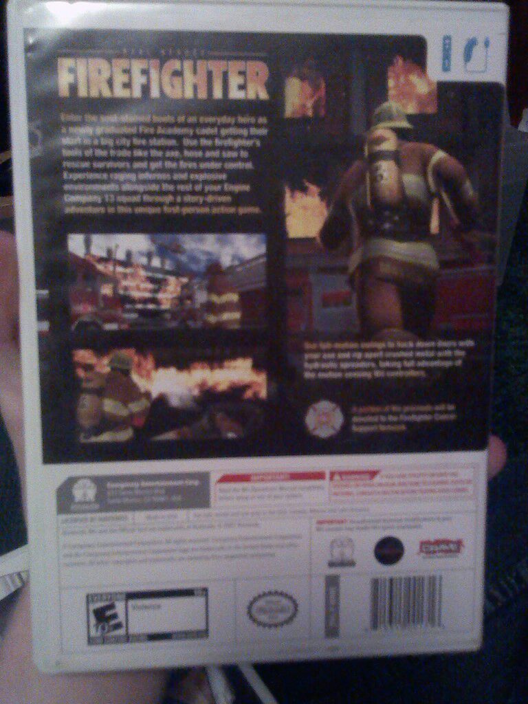 Real Heroes Firefighter - Nintendo Wii video game collectible - Main Image 2