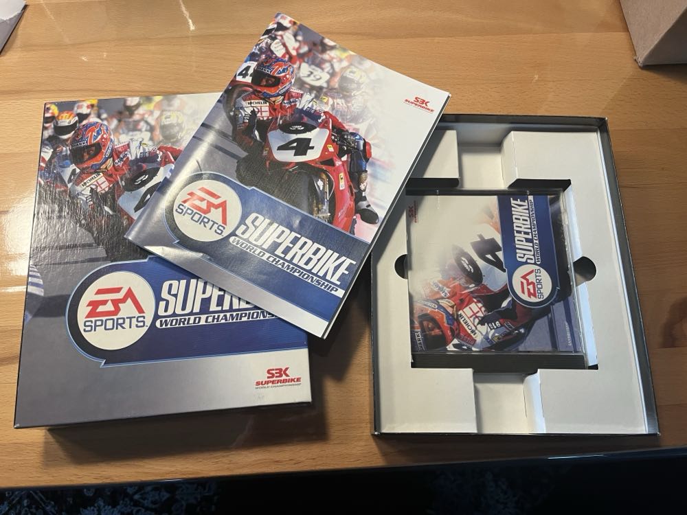 SBK Superbike World Championship - PC video game collectible - Main Image 2