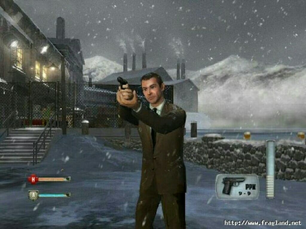 007: From Russia With Love - Sony PlayStation Portable (PSP) video game collectible - Main Image 2