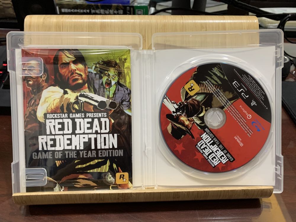 Red Dead Redemption - Game Of The Year Edition - Sony PlayStation 3 (PS3) (Rockstar Games - 1) video game collectible [Barcode 5026555407519] - Main Image 3