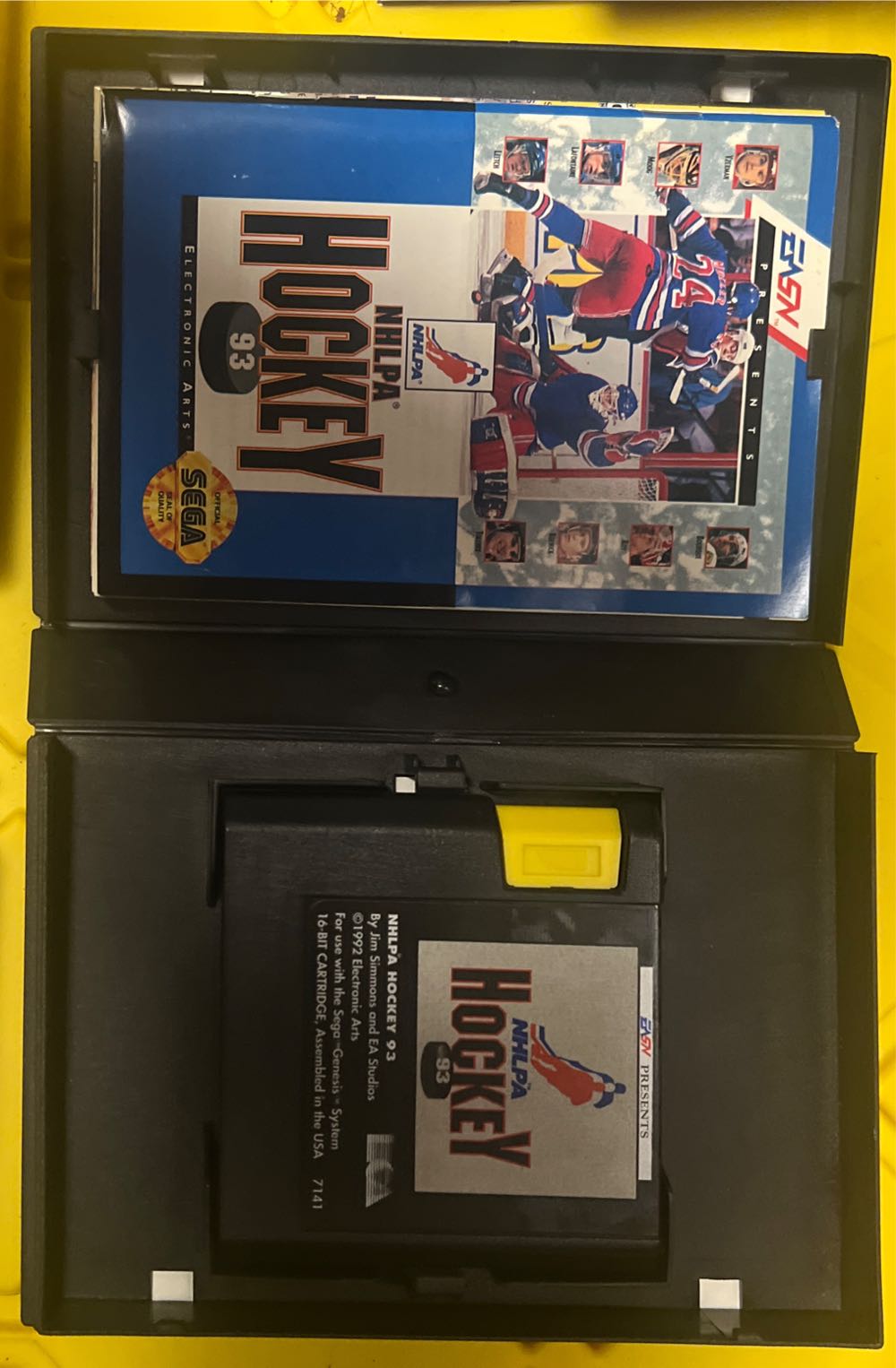 NHLPA Hockey 93 - Sega Genesis (Mega Drive) (Electronic Arts/EA Games - 2) video game collectible [Barcode 014633071412] - Main Image 3