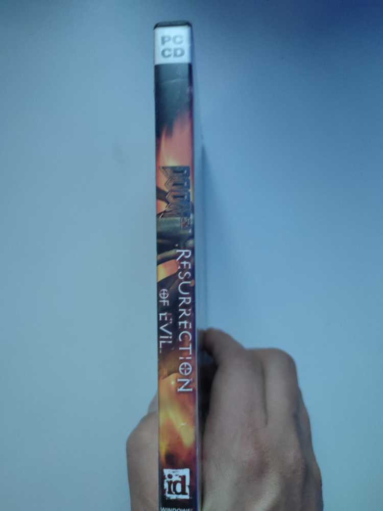 UNREAL 2 - THE AWAKENING - PC (Atari - 10) video game collectible [Barcode 3546430024614] - Main Image 3