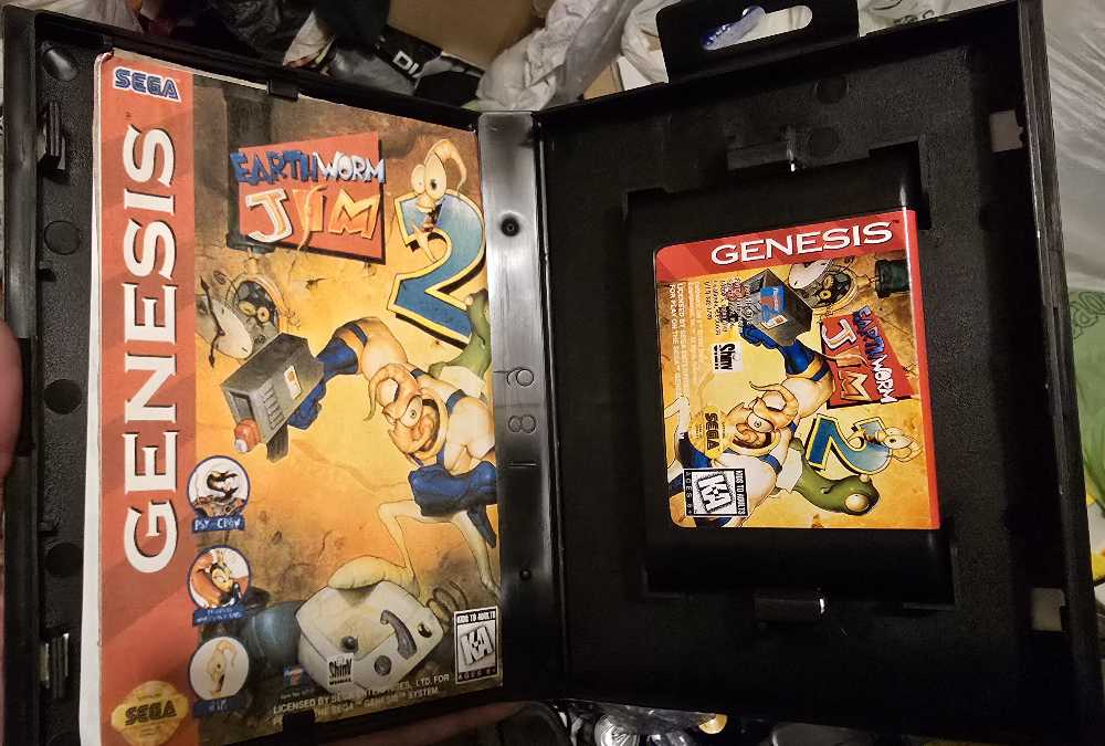 Earthworm Jim 2 - Sega Genesis (Mega Drive) (Playmates Interactive - 1) video game collectible [Barcode 796498067549] - Main Image 4
