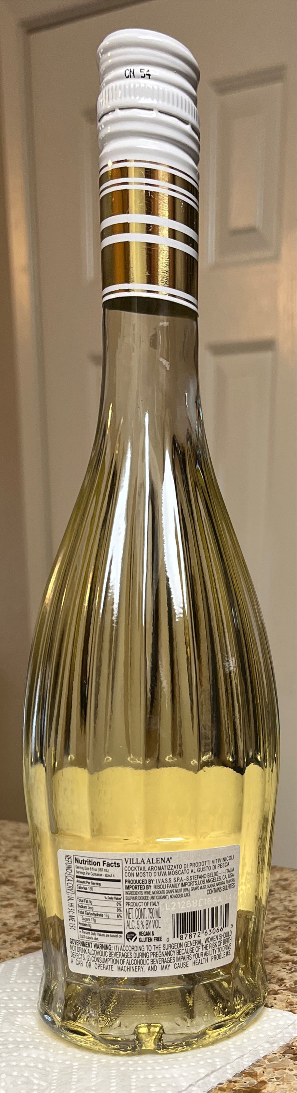Villa Alena Moscato & Peach - Moscato & Peach wine collectible [Barcode 087872630665] - Main Image 2